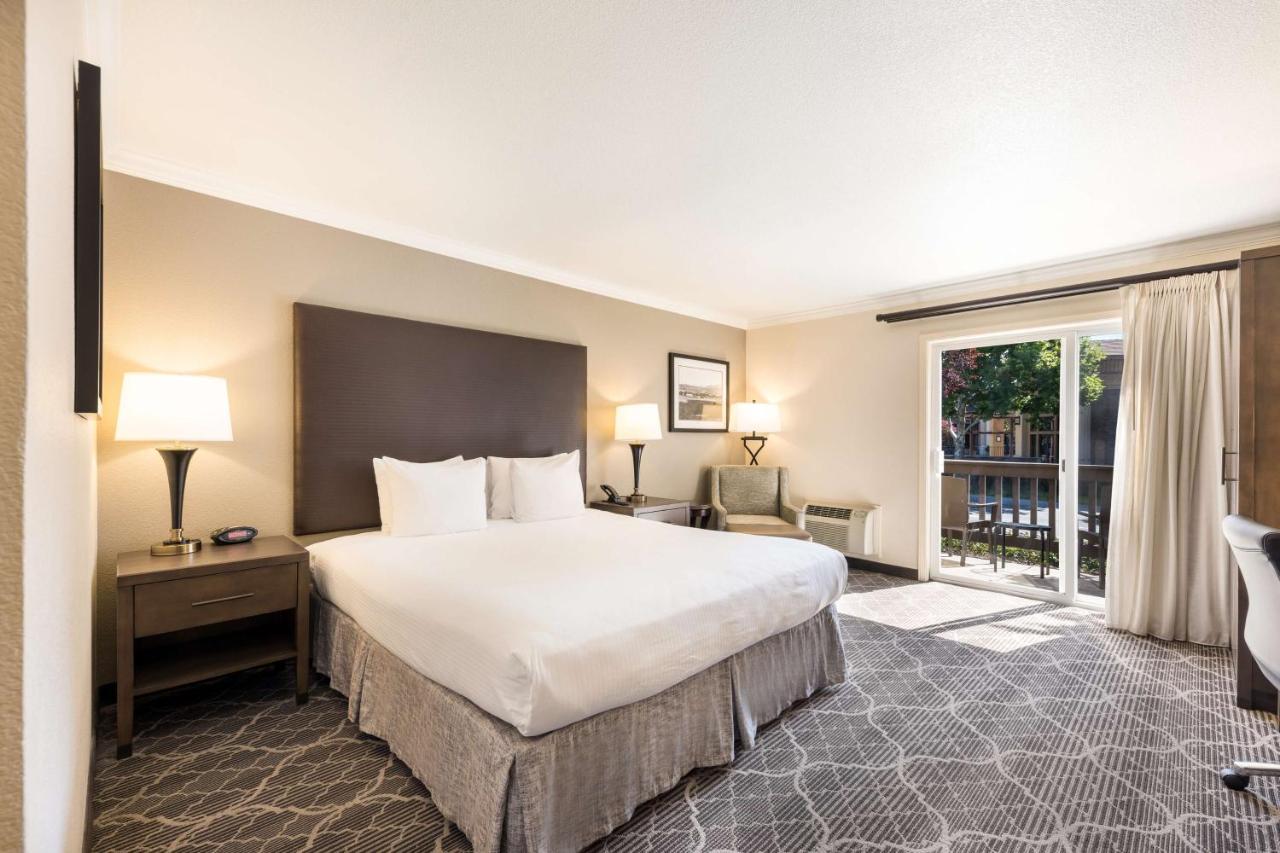 Best Western Danville Sycamore Inn Екстериор снимка